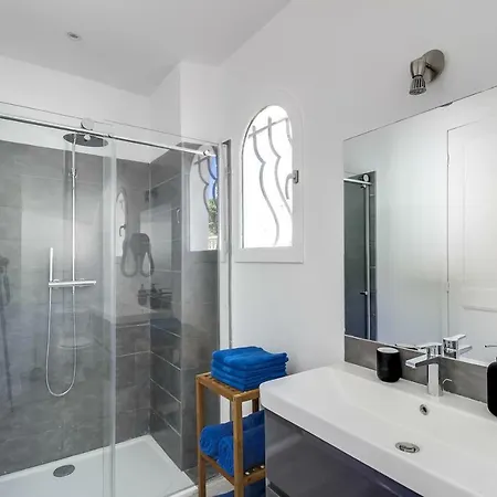 Holiday Home With Beautiful Sea View Golfe Juan Esterno foto